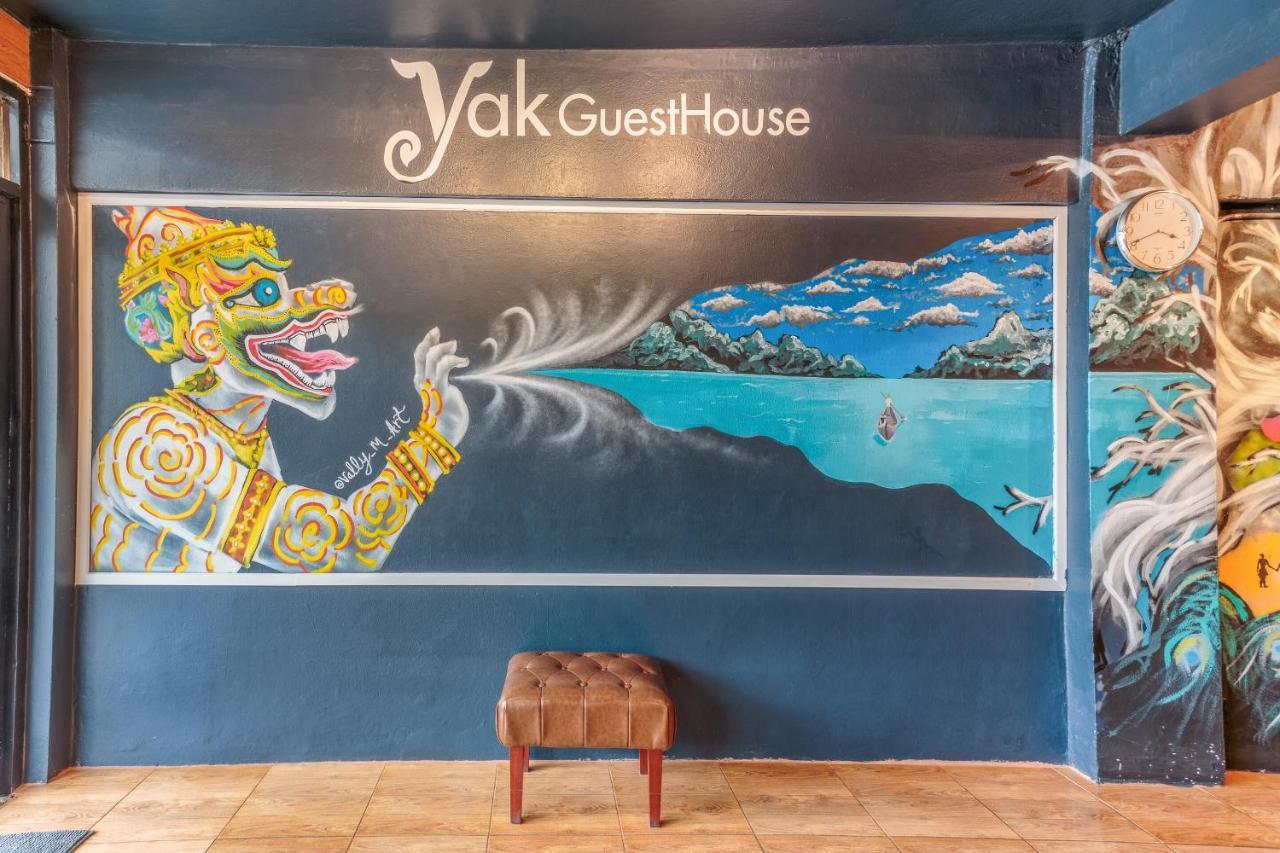 Yak Guesthouse Чиангмай Экстерьер фото