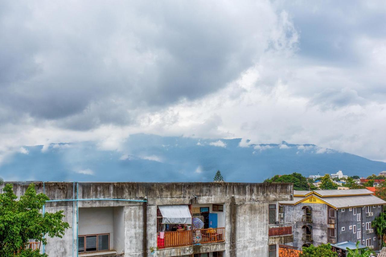 Yak Guesthouse Чиангмай Экстерьер фото