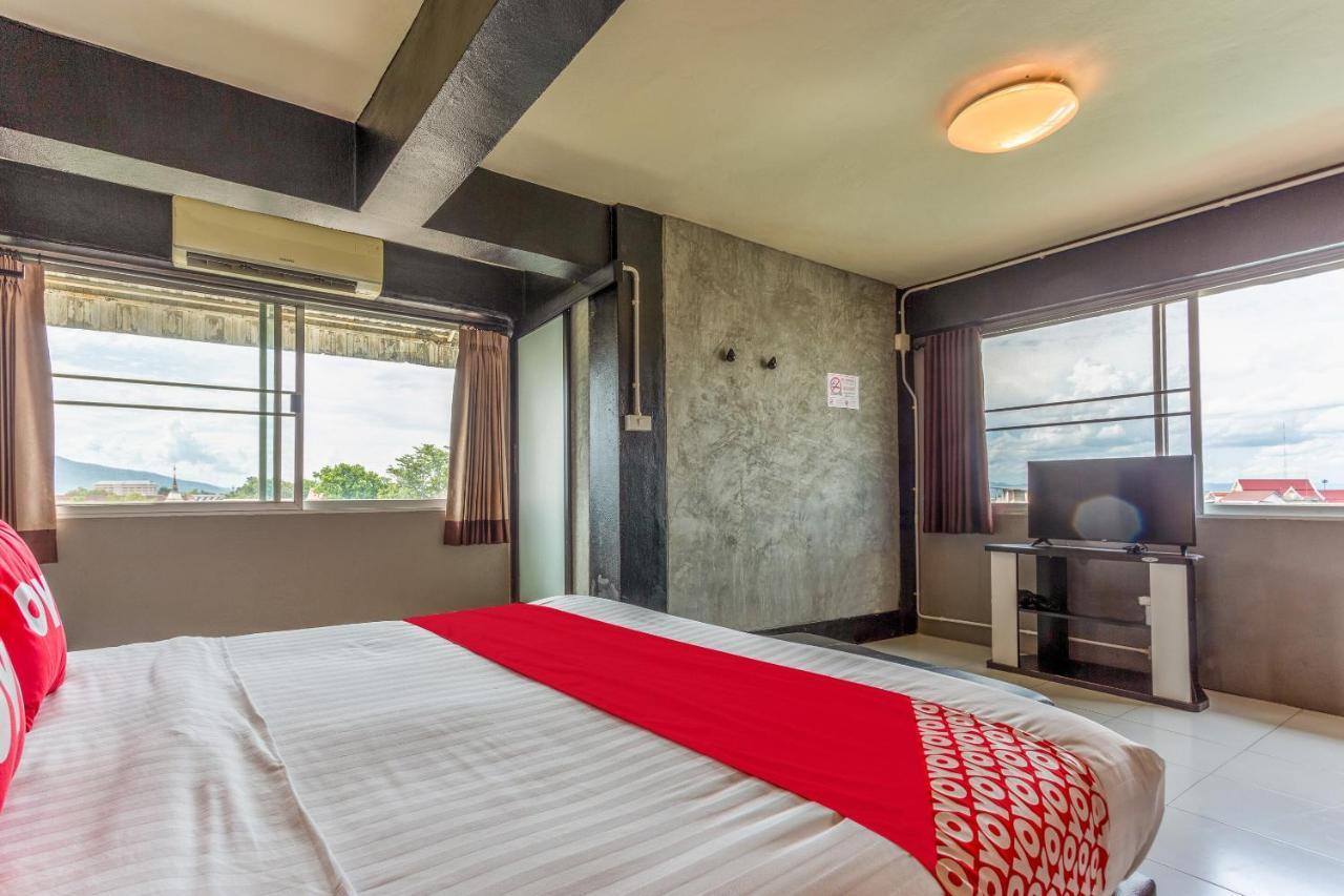 Yak Guesthouse Чиангмай Экстерьер фото
