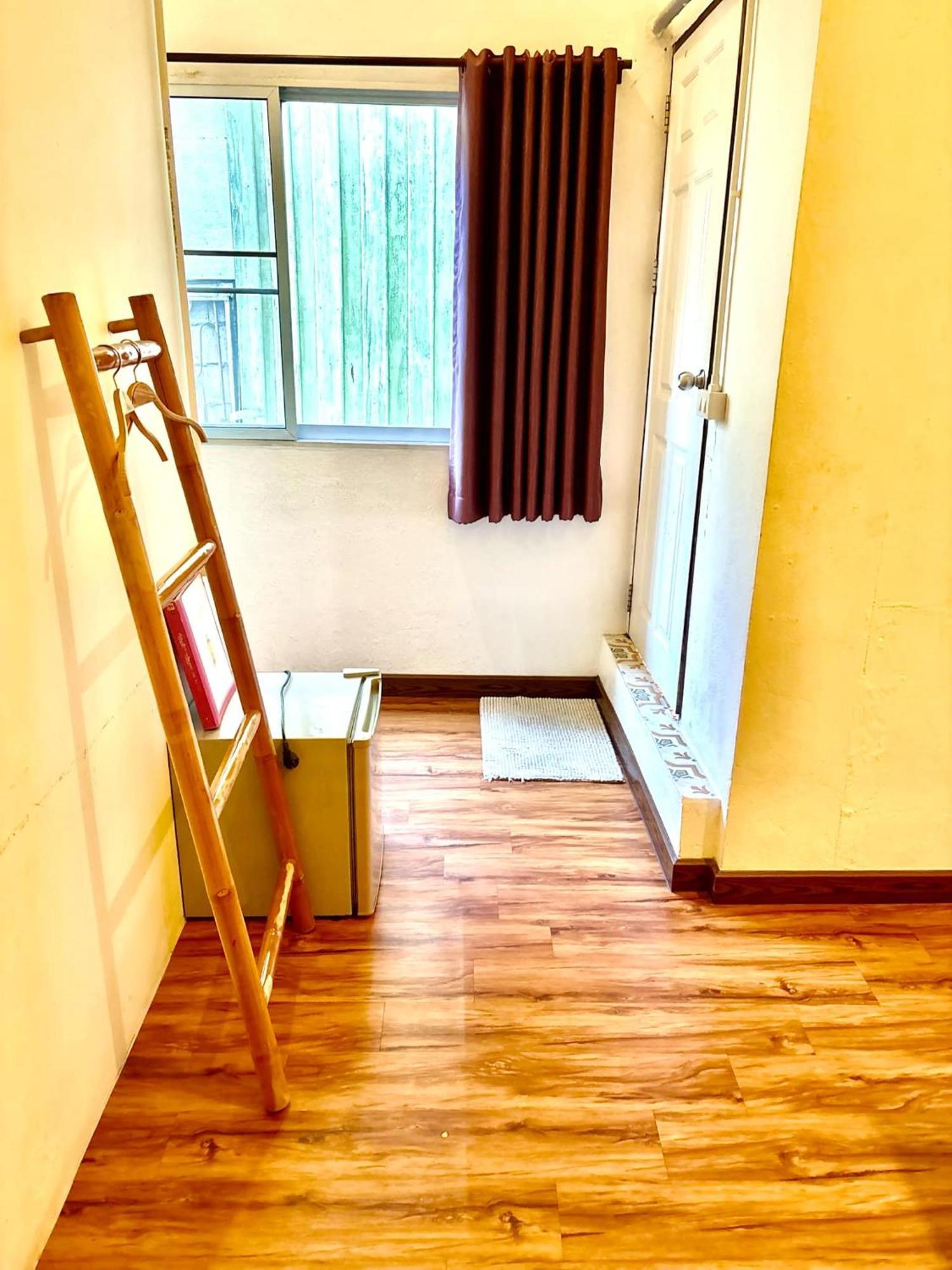 Yak Guesthouse Чиангмай Экстерьер фото